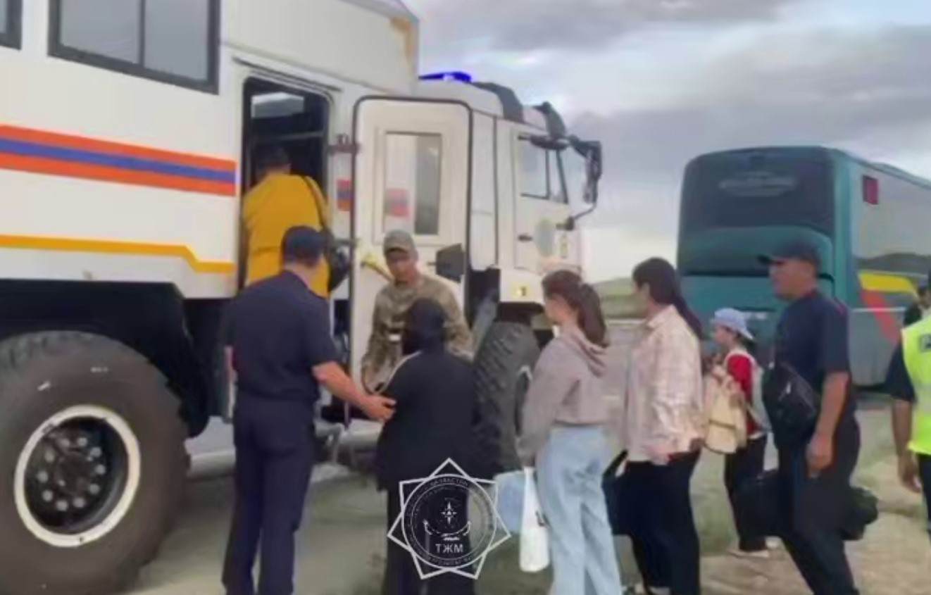 В Казахстане загорелся автобус, в котором ехали узбекистанцы