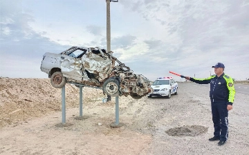 В Узбекистане водителей снова начали призывать соблюдать ПДД с помощью разбитых машин