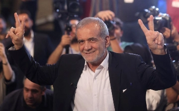 Мирзиёев поздравил Пезешкиана с избранием на пост президента Ирана