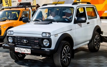 Руководителю «АВТОВАЗа» показали новейшую LADA Niva Sport