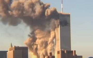 Спустя 23 года: японский фотограф опубликовал новые кадры обрушения башен-близнецов в США